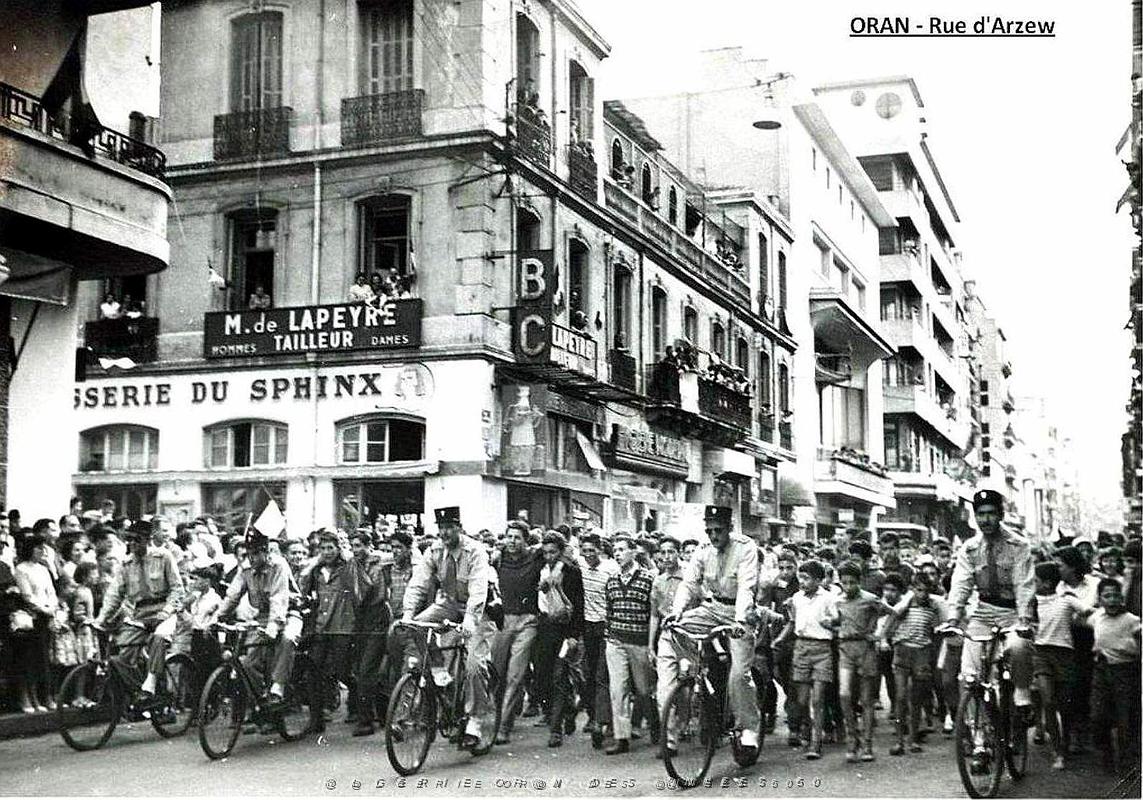 944- Oran - Rue d'Arzew.jpg